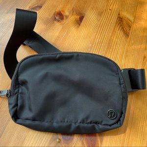 Lululemon Everywhere Belt Bag 1L Black